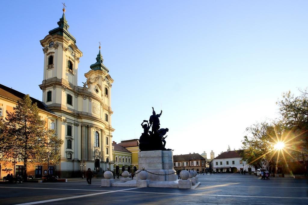 Nemes Apartman Eger Habitación foto